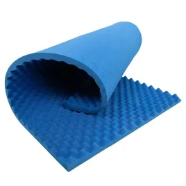 gabka-falista-na-sciane-do-pokoju-gamera-akustyczna-redukujaca-echo-w-holu