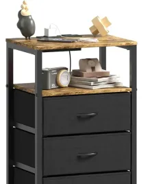 stolik-nocny-z-ladowaniem-2x-ac-2x-usb-na-kolkach-vintage-brazowy