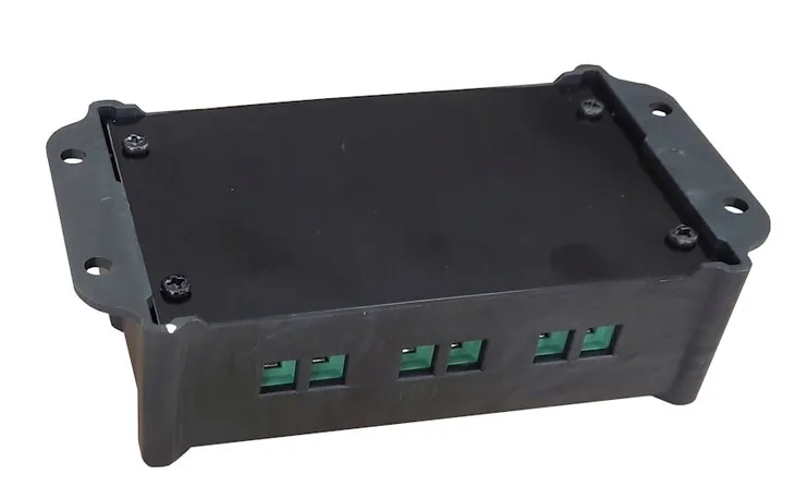 panel-solarny-regulator-ladowania-marka-bez-marki