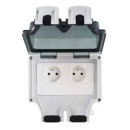 solidne-gniazdko-230-v-hermetyczne-ip66-zewnetrzne-wodoszczelne