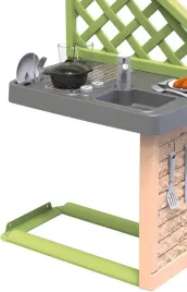 kuchnia-ogrodowa-dla-dzieci-z-grillem-i-zlewem-z-materialow-z-recyklingu