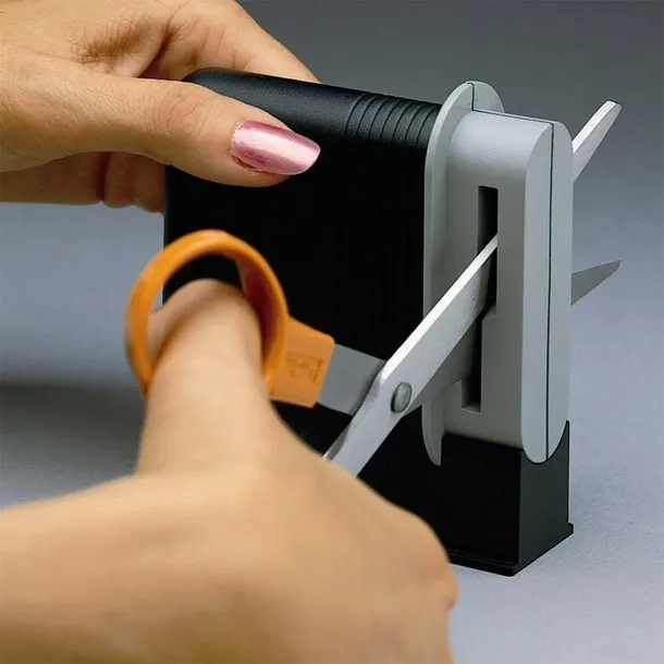 fiskars-functional-form-1000812-ostrzalka-do-nozyczek-clip-sharp-kod-producenta-roll-sharp