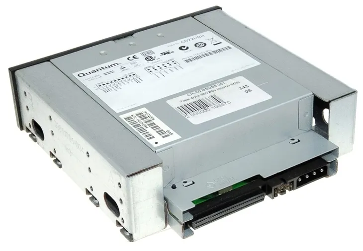 quantum-td6100-802-cd72lwh-36-72gb-dat72-scsi-5-25-kod-producenta-cd72lwh