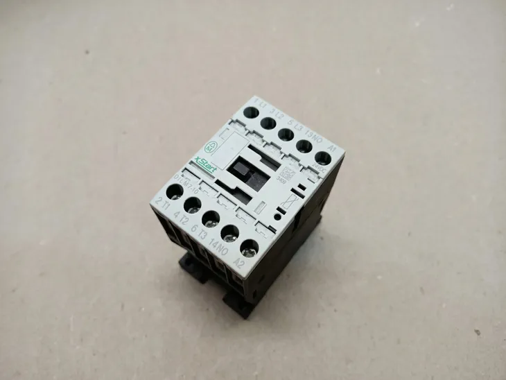 stycznik-eaton-276565-waga-z-opakowaniem-2-kg