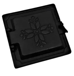 drzwiczki-do-pieca-wyciorowe-15-rewizyjne-zeliwne-147-x-147-cm