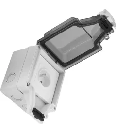 gniazdo-230v-hermetyczne-ip66-do-tunelu-szklarni-piwnicy-spizarni