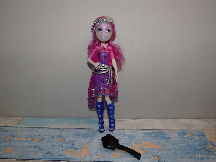 lalka-spiewajaca-straszygwiazda-monster-high-dyn97-material-plastik