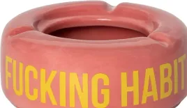 popielniczka-ceramiczna-rozowa-okragla-z-napisem