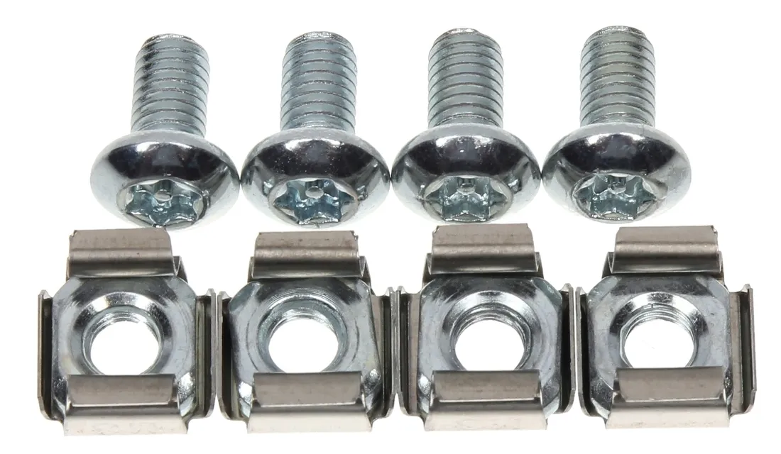 przepust-kablowy-do-szafy-rack-panel