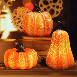 figurki-lampki-led-w-ksztalcie-dyni-z-trzema-elementami-i-oswietleniem