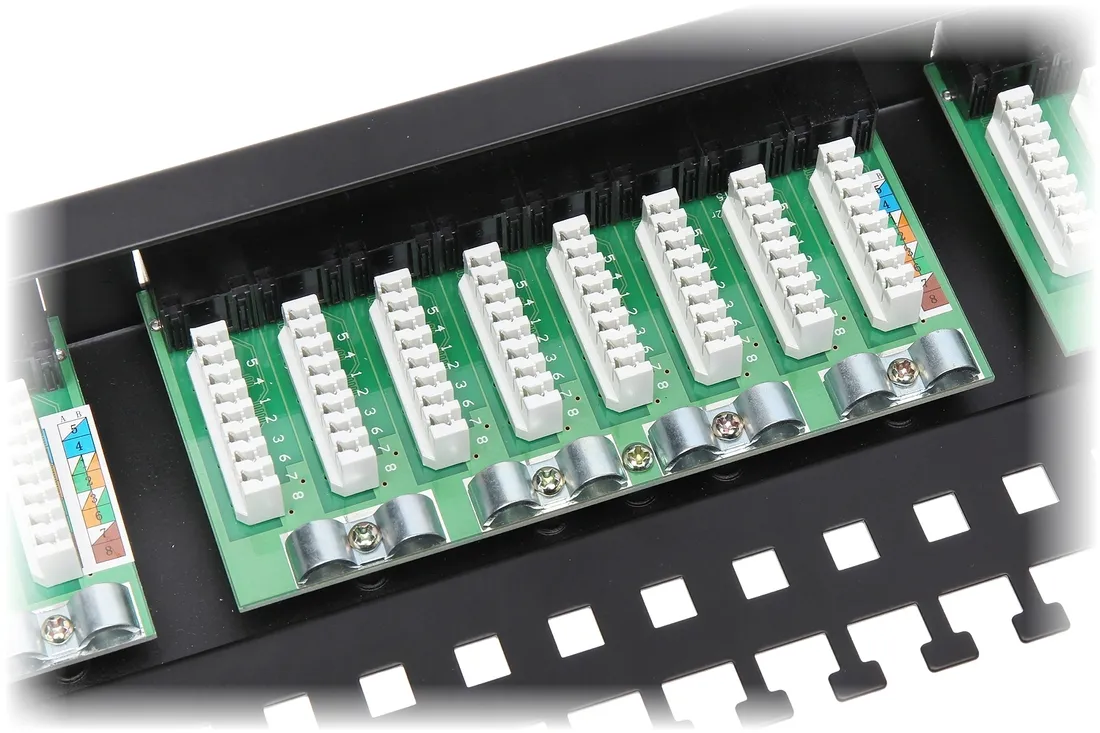 patch-panel-rj-45-do-szafy-rack-24-porty-kat-5e