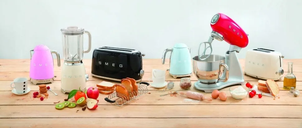 smeg-blender-kielichowy-czerwony-blf03rdeu