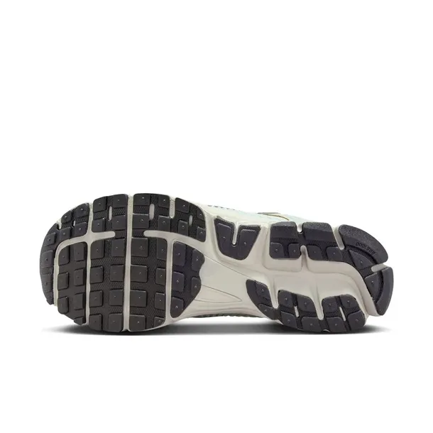zoomvomero5fn6742001-marka-nike