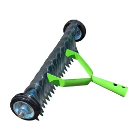 reczny-aerator-do-trawy-trawnika-na-kolkach-dwurzedowy