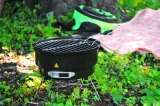 maly-przenosny-turystyczny-grill-na-wegiel-26cm-26cm-z-torba-w-zestawie-wysokosc-grilla-20-cm