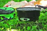 maly-przenosny-turystyczny-grill-na-wegiel-26cm-26cm-z-torba-w-zestawie-cechy-dodatkowe-popielnik