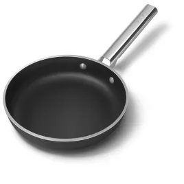 patelnia-tradycyjna-smeg-24-cm-ceramiczna