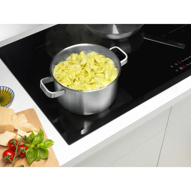 zestaw-electrolux-e3ss-typ-powloki-non-stick-nieprzywierajaca