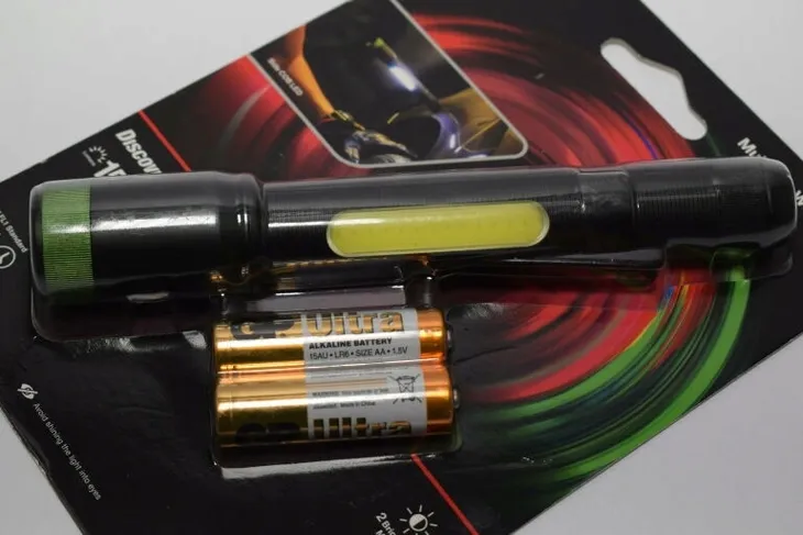 led-flashlight-2xaa-metalowy-czarna-150lm-c33-waga-z-opakowaniem-183-kg