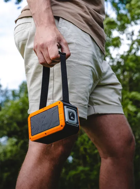 powerbank-xtorm-rugged-flashlight-40000-mah-100-w-certyfikat-ce