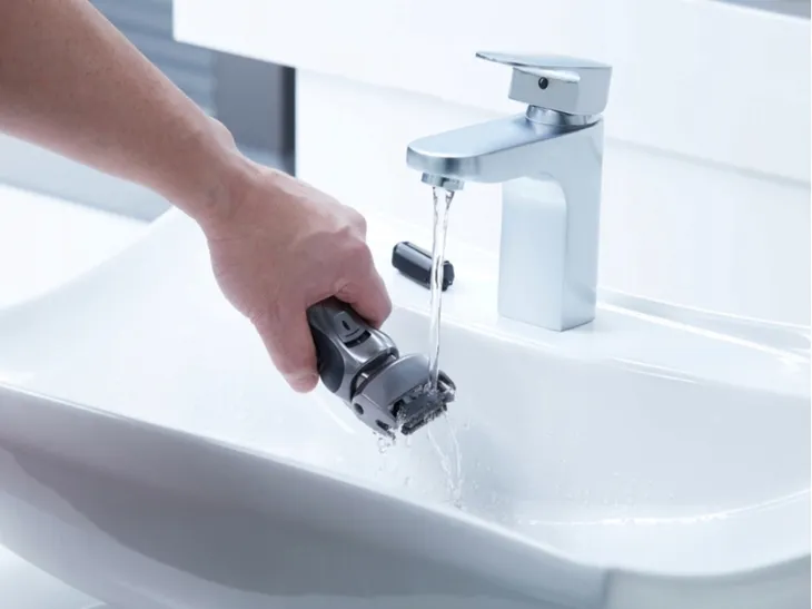 golarka-panasonic-es-rw33-uzytkowanie-na-mokro-i-sucho