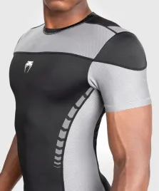 venum-rashguard-krotki-rekaw-short-sleeve-tempest-black-grey-m