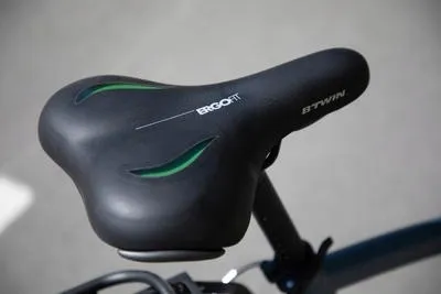 siodlo-rowerowe-miejskie-btwin-90-zelowe-marka-elops-dedykowany-a-do-pozostale