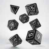 q-workshop-kosci-rpg-runiczne-czarno-biale-7