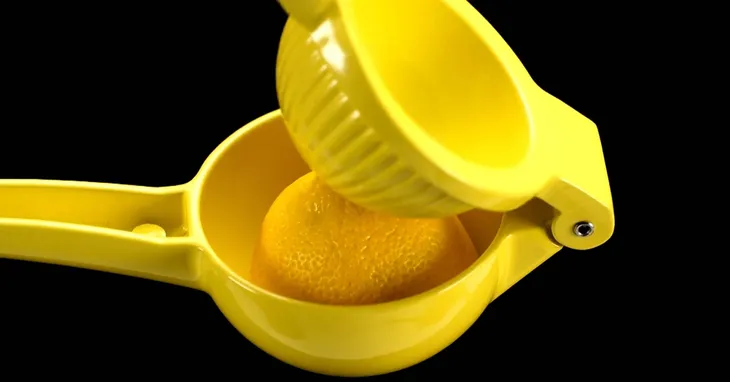 pojemnik-na-talerze-flexispace-material-wykonania-plastik