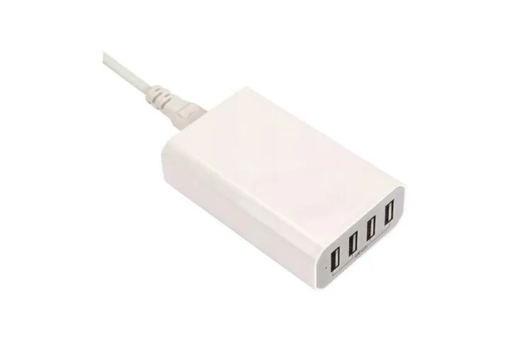ladowarka-inteligentna-4-wyjscia-usb-36w-biala-kolor-bialy