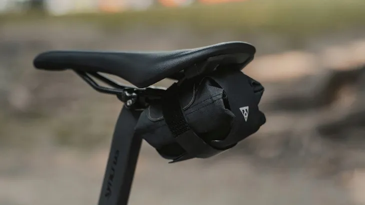 torba-pod-siodelko-topeak-loader-burrito-05-l-cechy-dodatkowe-mozliwosc-mocowania