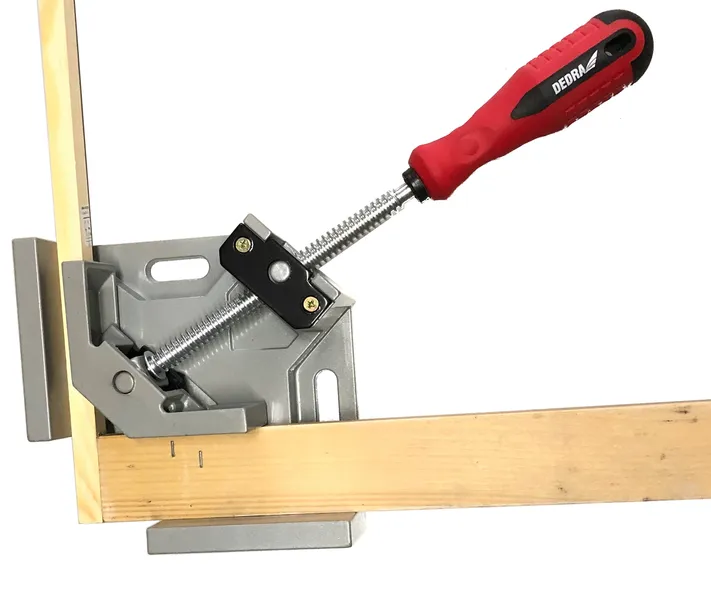 scisk-katowy-dedra-68-x-35-mm-rozstaw-szczek-68-mm