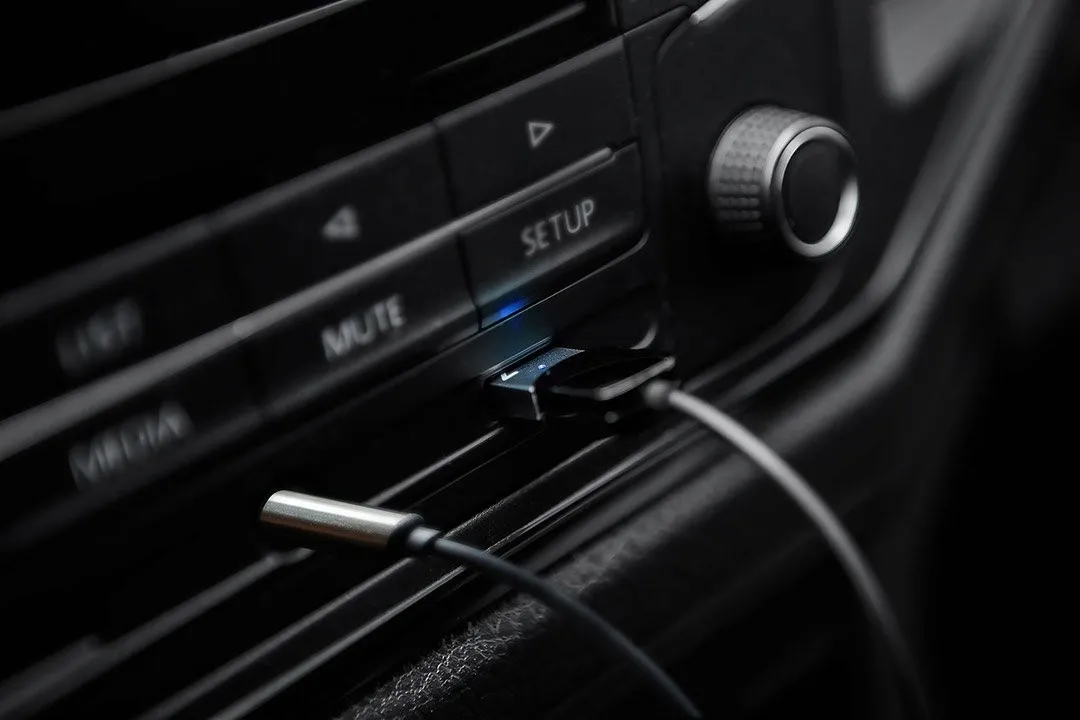 neo-transmiter-samochodowy-aux-usb-gd037-waga-z-opakowaniem-0-23-kg