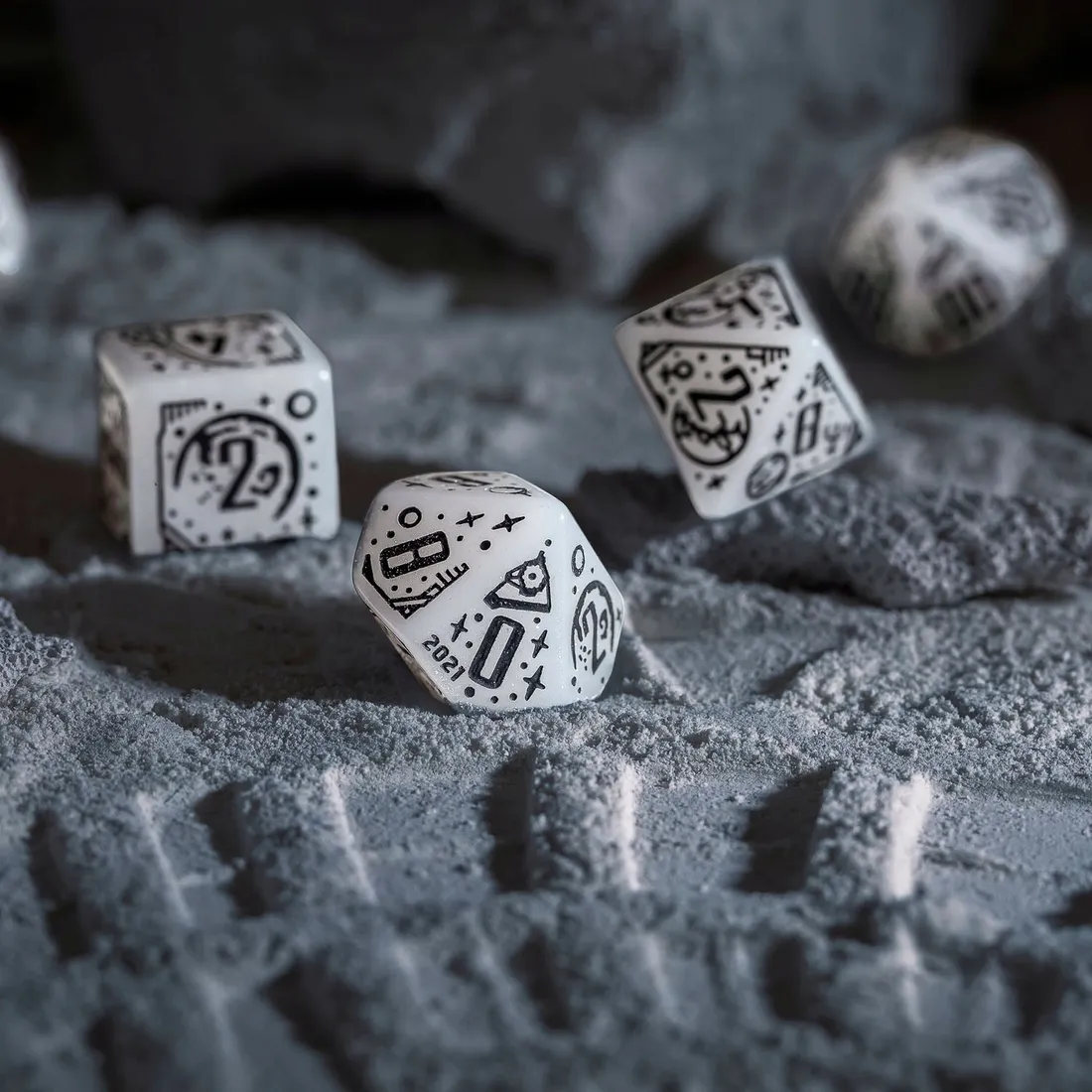 q-workshop-space-dice-set-apollo