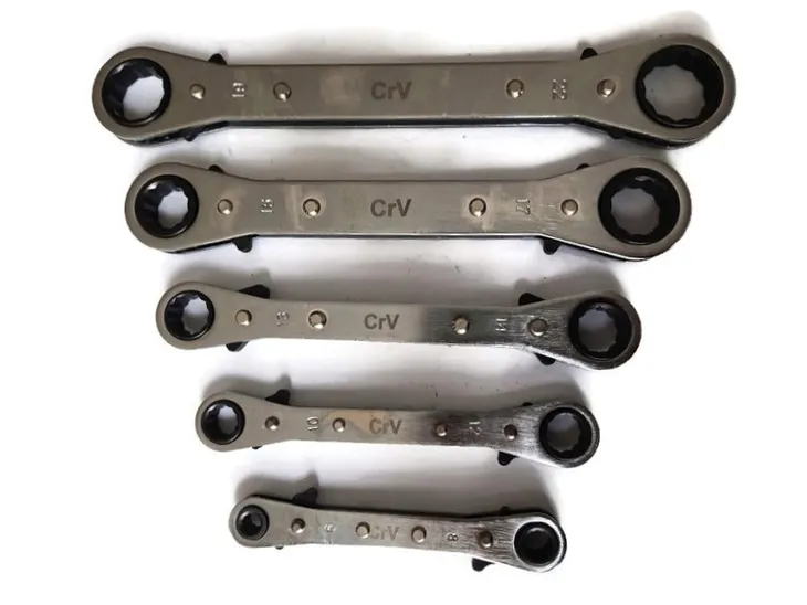 klucze-oczkowe-silvertools-5907589365221-waga-z-opakowaniem-1-5-kg-rodzaj-klucza-oczkowy