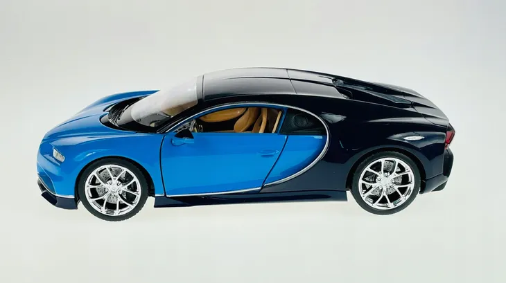 welly-bugatti-chiron-niebieski-1-24-nowy-metalowy-model-24077-stan-zlozenia-calosc-die-cast