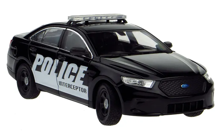 ford-police-interceptor-1-24-welly-efekty-brak