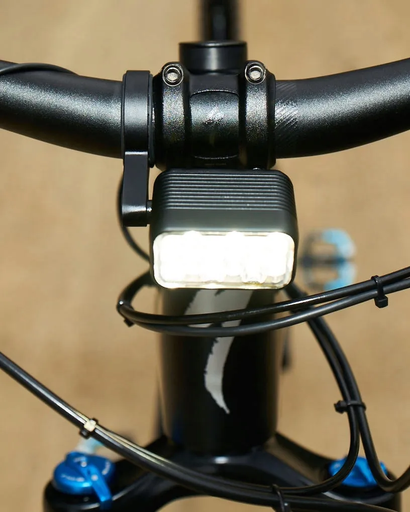 knog-lampka-przod-blinder-e-1800