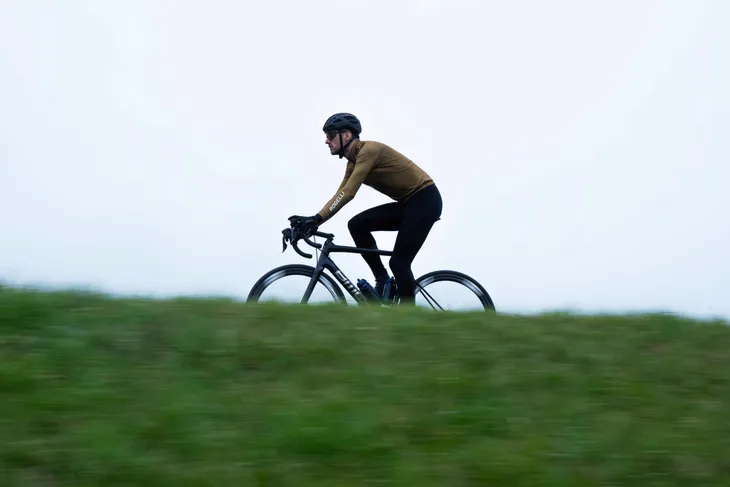 rogelli-mono-meska-bluza-rowerowa-softshell-material-dominujacy-poliester