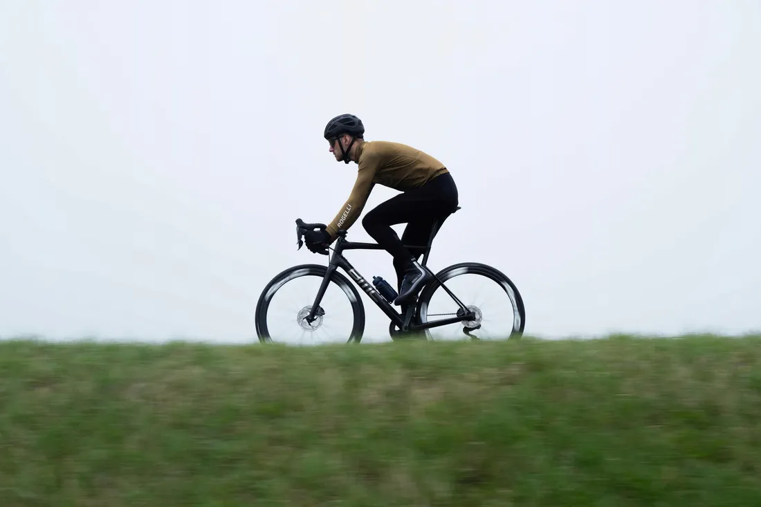 rogelli-mono-meska-bluza-rowerowa-softshell-marka-rogelli