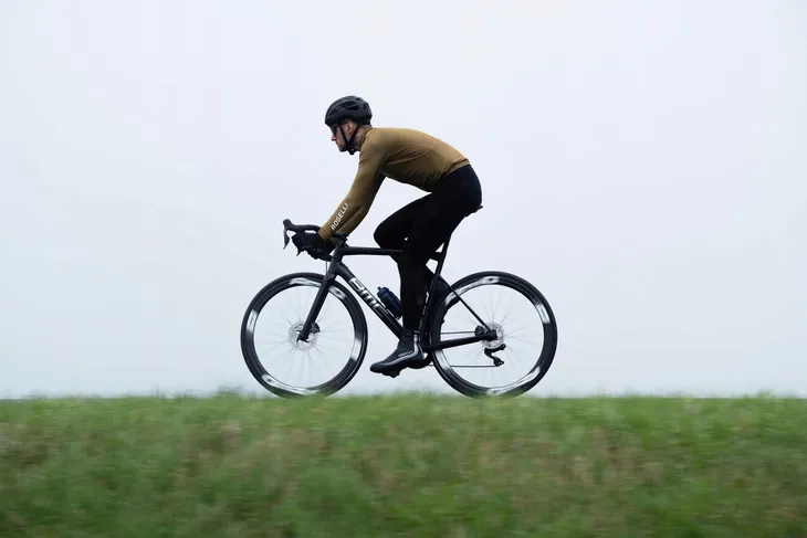 rogelli-mono-meska-bluza-rowerowa-softshell-model-mono