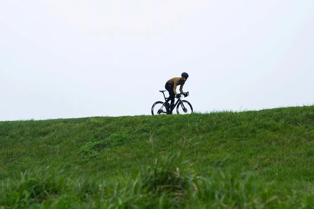 rogelli-mono-meska-bluza-rowerowa-softshell-marka-rogelli