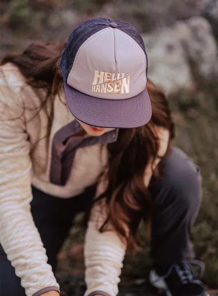 czapka-z-daszkiem-helly-hansen-flatbrim-trucker-pink-cloud-os-material-dominujacy-poliester