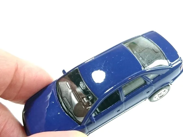 samochod-welly-audi-a4-niebieski-stan-zlozenia-calosc-die-cast-waga-z-opakowaniem-0-2-kg