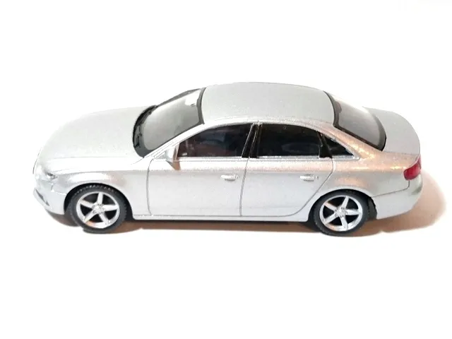 model-welly-1-43-audi-a4-wiek-dziecka-3-lata