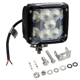 lampa-robocza-led-180-1030v-szerokokatna-jasna-kwadratowa