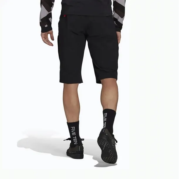 spodenki-rowerowe-five-ten-46-czarny-model-adidas-five-ten-5-10-trailx-bermuda-gj8439