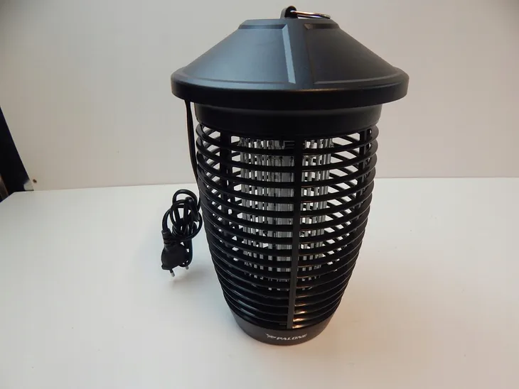 elektryczna-lampa-owadobojcza-bug-zapper-20w-palone-lt806-zastosowanie-komarom