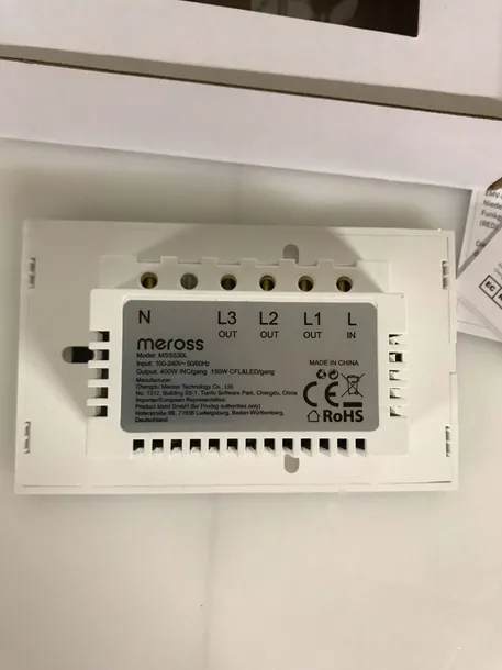 inteligentny-przelacznik-swiatla-meross-mss530l-panel-dotykowy-aplikacja-cechy-dodatkowe-lacznosc-z-wifi