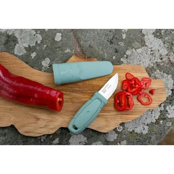 noz-morakniv-eldris-light-duty-niebieski-s-waga-z-opakowaniem-0-1-kg-dlugosc-glowni-5-9-cm